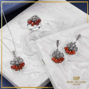 STERLING SILVER JEWELLERY